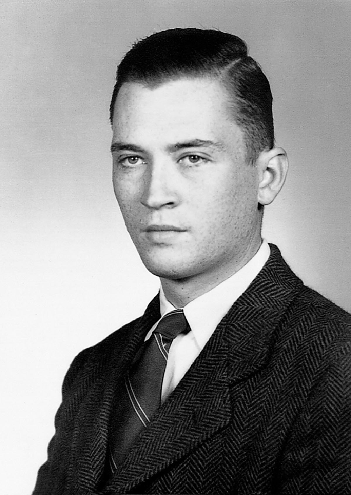 <b>Fernando Zóbel</b> en el año de su graduación en Harvard - cronologia-04-1949